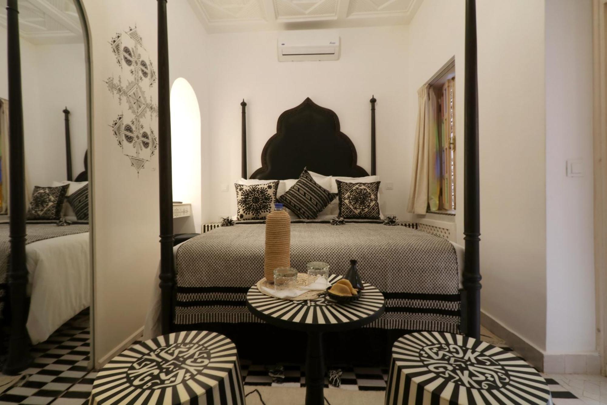 Riad Wazani Square & Spa Marrakesh Rum bild